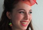 Portrait pin up